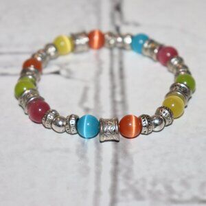 Beautiful silver and colorful cats eye bracelet 7"